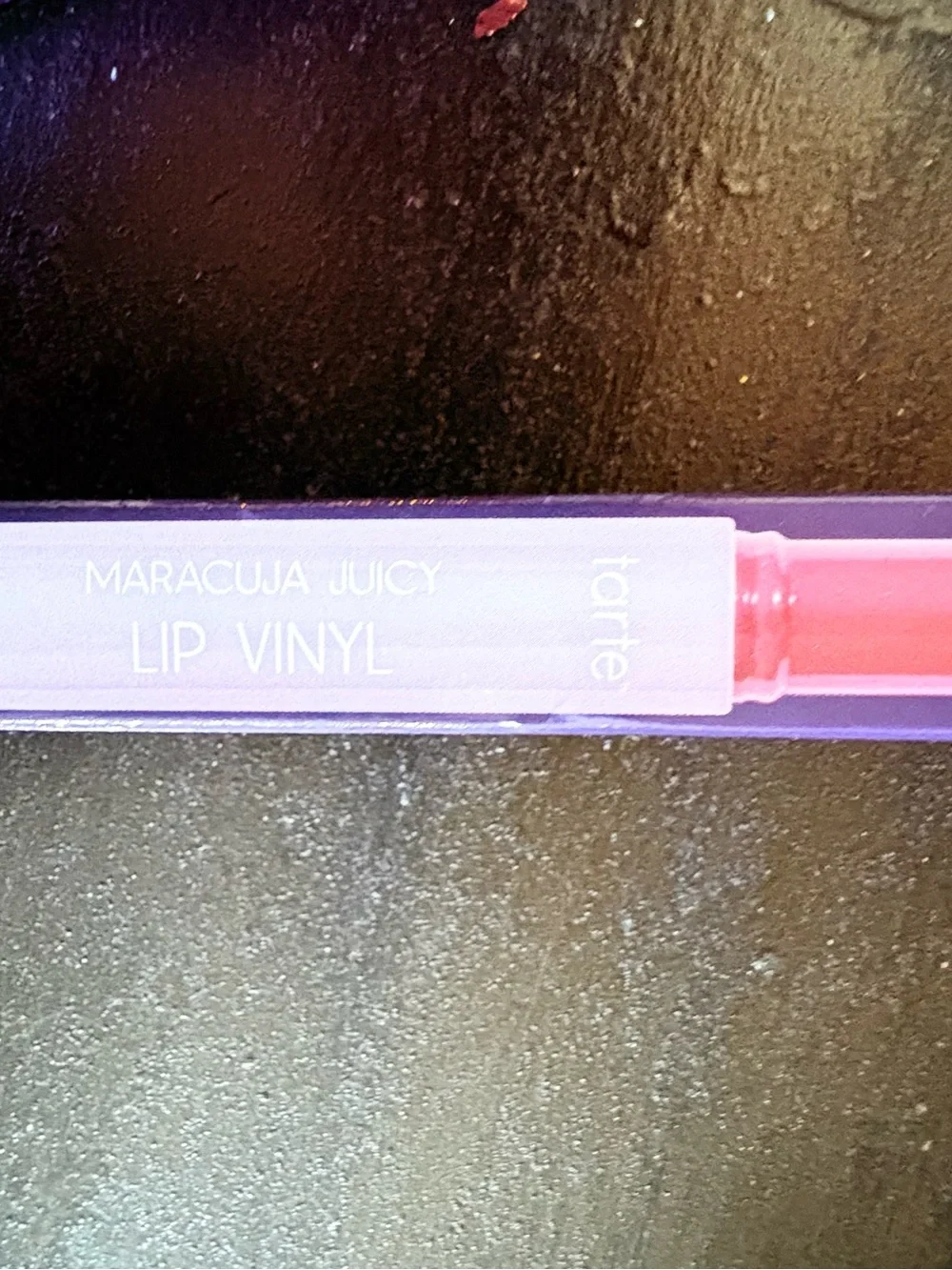 Lip vinyl product